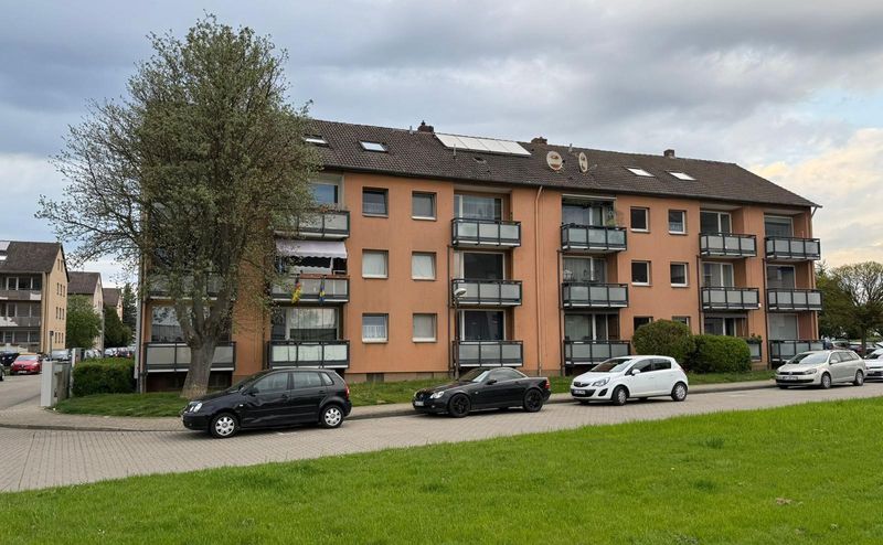 Renoviertes Wohnglück im Grünen – Erdgeschoss mit Balkon2026